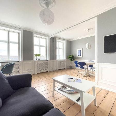 Stylish Classic Danish Design Apartment Копенгаген Экстерьер фото
