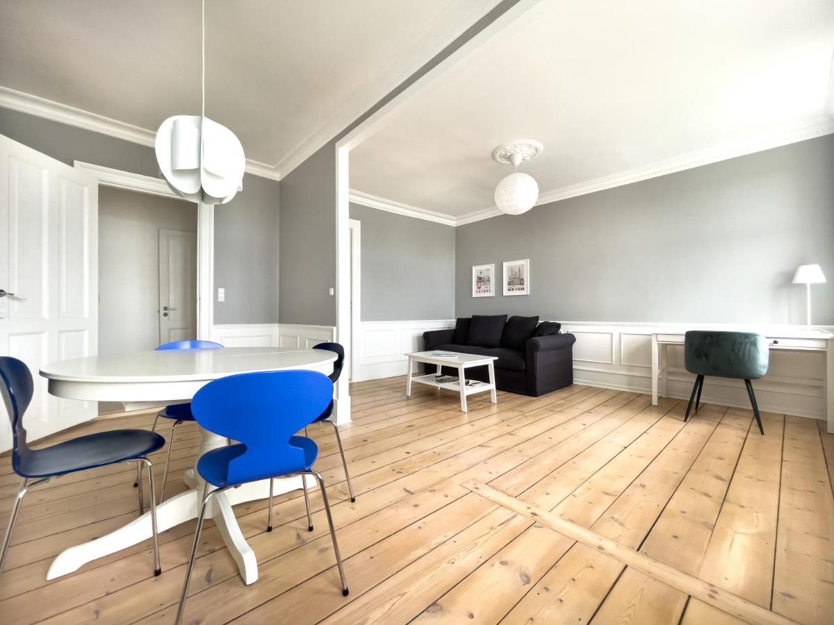 Stylish Classic Danish Design Apartment Копенгаген Экстерьер фото